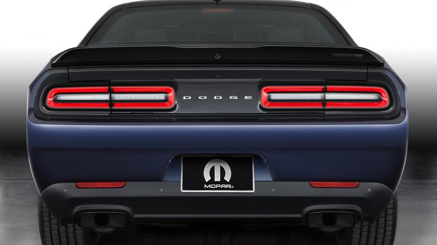  Dodge Challenger by Mopar 2017 года  (фото 15 из 25)